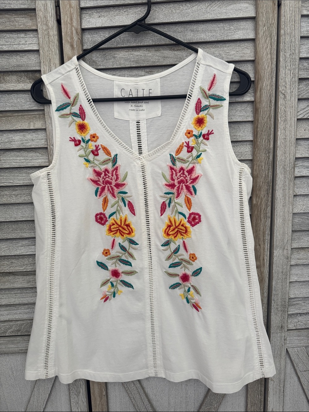 Caite XS Kylie Tank Embroidered Floral V-Neck White Multicolor